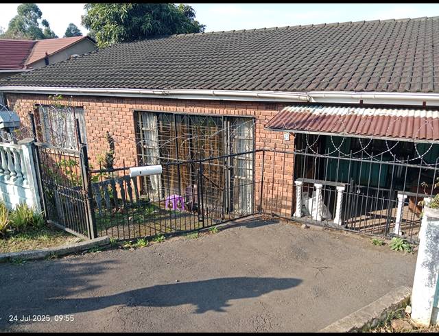 3 BEDROOM FREEHOLD FOR SALE IN NORTHDALE